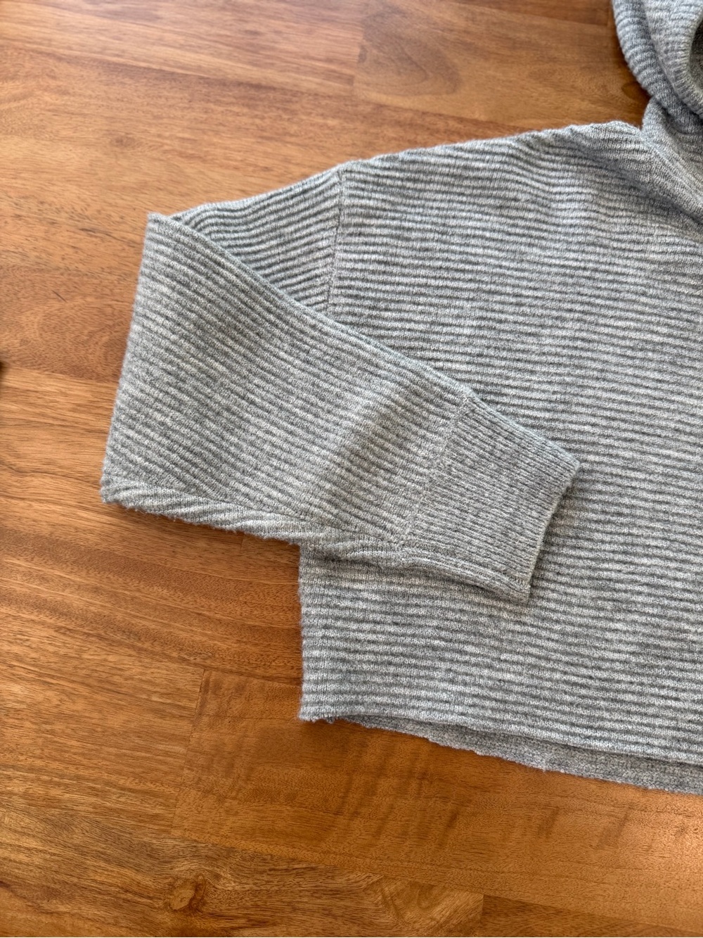 Calia Gray Ribbed Hooded Women’s Cropped Sweater Size Medium - Picture 6 of 10